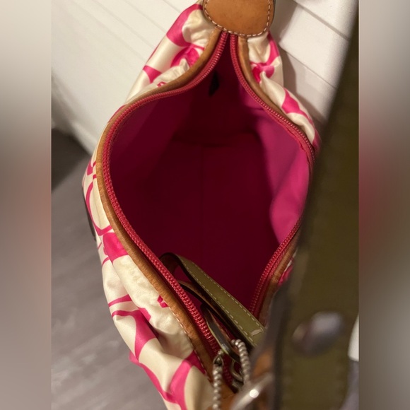 Coach mini. - Picture 5 of 11